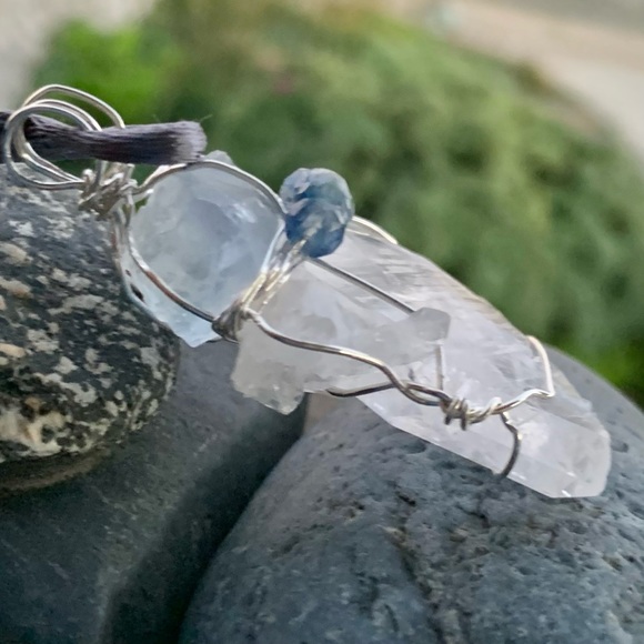 Blue Fluorite, Faden Quartz & Kyanite Bead Necklace - Picture 9 of 14